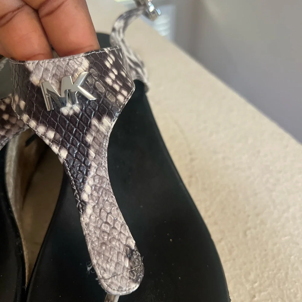 MICHAEL Kors‎ Laney Leather Animal Print Embossed Thong Espadrilles size 10M